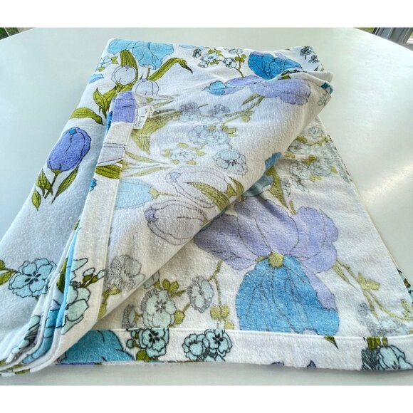 Vintage 70s flannel top/flat sheet, blue purple iris, double/full size bed - Picture 8 of 10